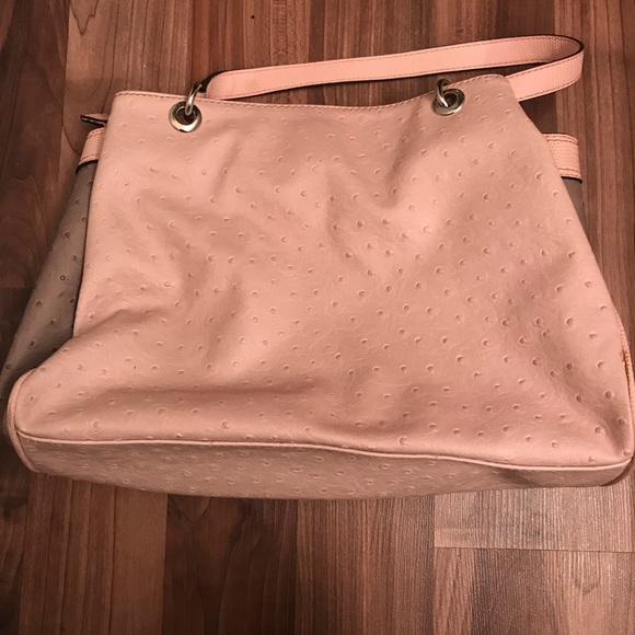 Guess handbag! - Picture 4 of 4